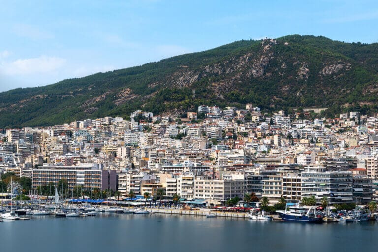 Best Hotels in Greece for Every Traveler: Luxury, Mid-Range, and Budget Options